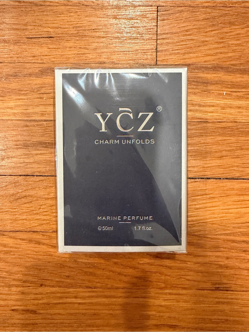 YCZ Marine Perfume - Navy and White Box